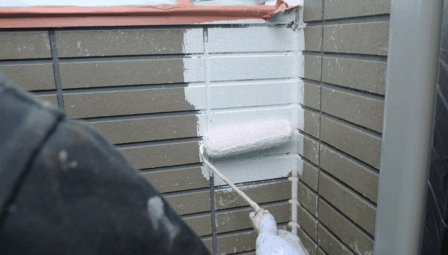 練馬区でベランダ腰壁の塗装前の下地処理を行いました