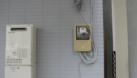 練馬区で養生後、ガスメーター・給湯器周りの外壁塗装を行いました