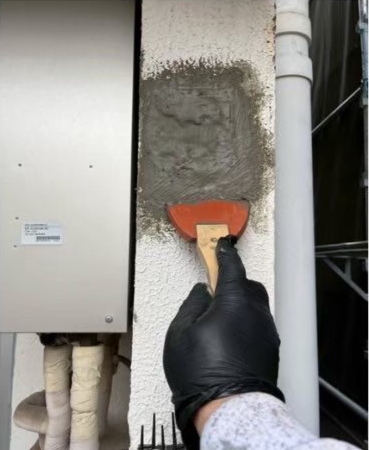 爆裂したモルタル外壁の補修