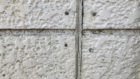 コーキング割れは危険？放置リスクを解説