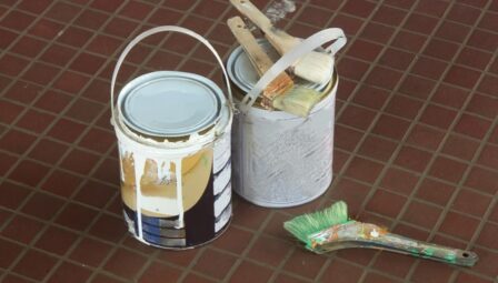 水性塗料と油性塗料の違いとは？【外壁塗装 塗料の疑問】