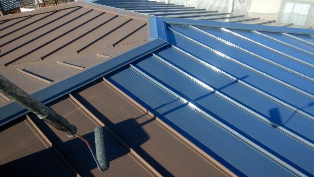 ガルバリウム鋼板屋根の塗装